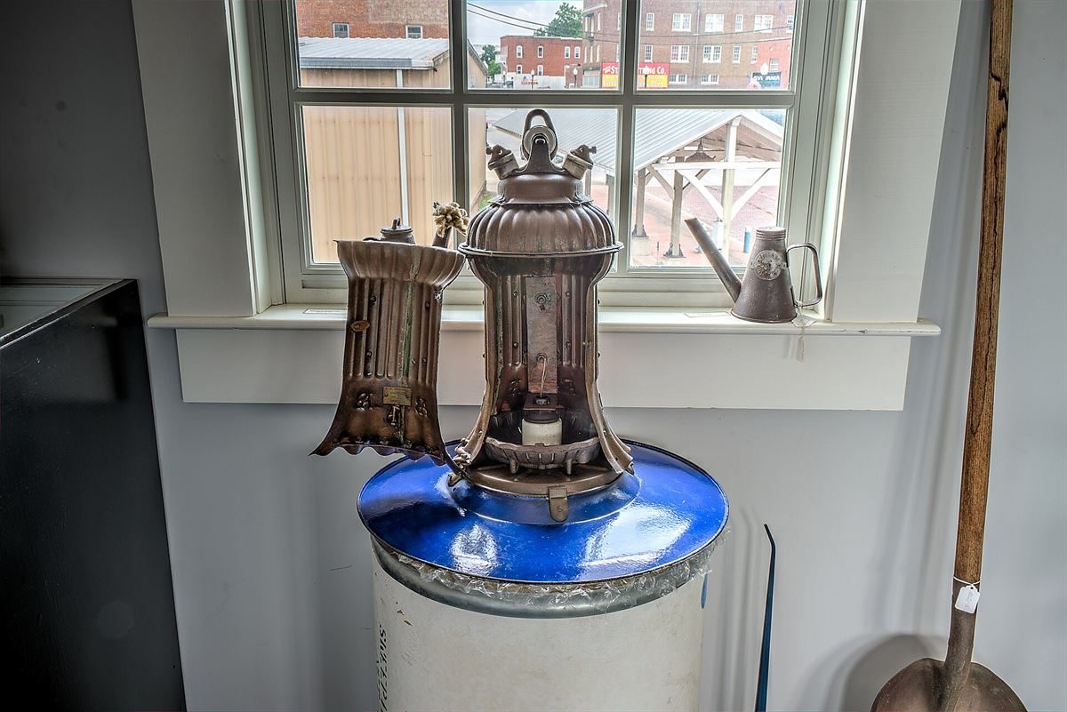 Lanterns & Signal Lamps